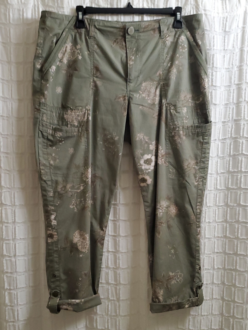 Democracy Olive Green Floral Cargo Pants for Women's